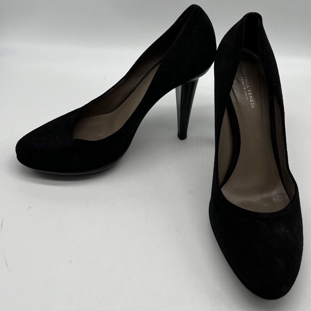 Bottega Veneta Black Suede Closed Toe Inverted Heel Pump sz 38.5